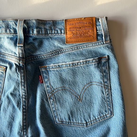 ♡ *NWOT* Levi Wedgie Icon Jeans - Picture 8 of 8
